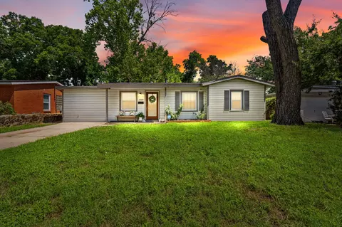 4505 Reaford Dr, Haltom City, TX 76117