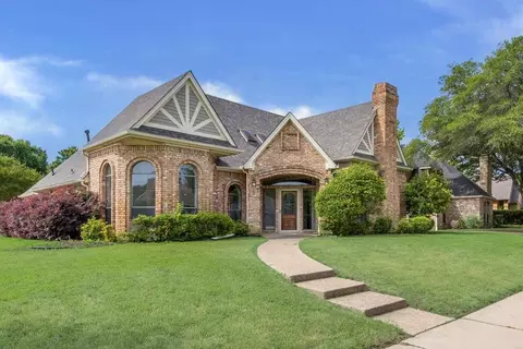 521 Winston St, Grand Prairie, TX 75052