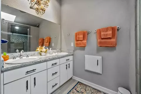 Bath - 102 E 7th St, Lancaster, TX 75146 photo 1 of 2