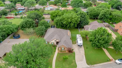 6601 Simmons Rd, North Richland Hills, TX 76182