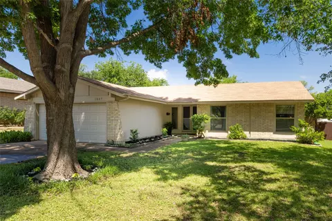 1007 Summit Cir, Carrollton, TX 75006