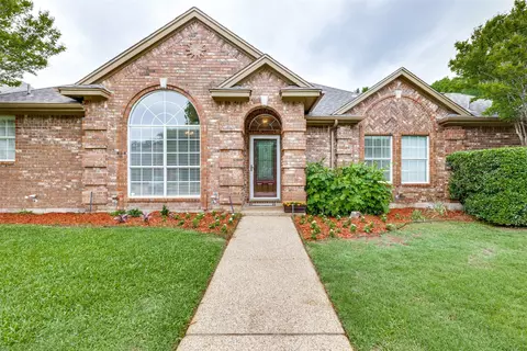 1513 Creekside Cir, Mansfield, TX 76063