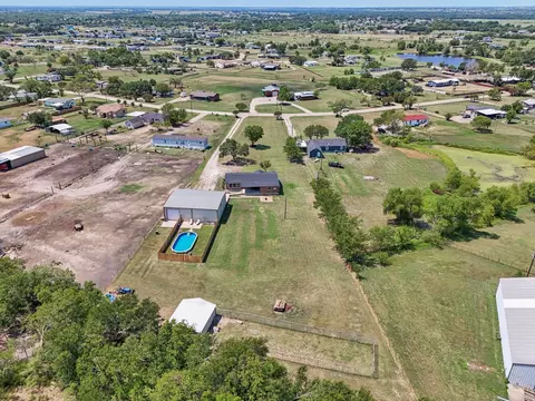 6563 Norton Dr, Terrell, TX 75160