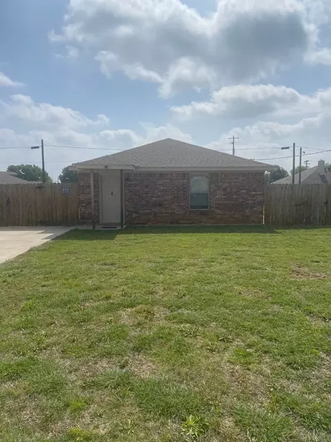 1210 Kay Dr, Olney, TX 76374