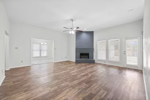 1709 Trinity Hl, Mesquite, TX 75181 photo 4