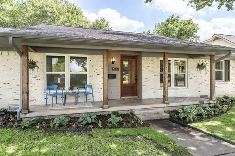 Exterior - 428 Summit Dr, Richardson, TX 75081 photo 2 of 5
