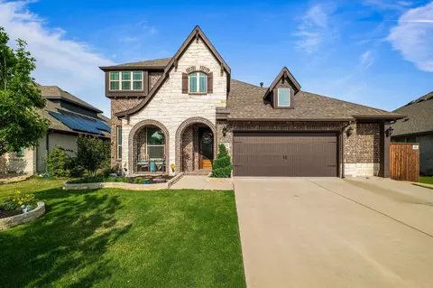2808 Lakeside Dr, Aubrey, TX 76227