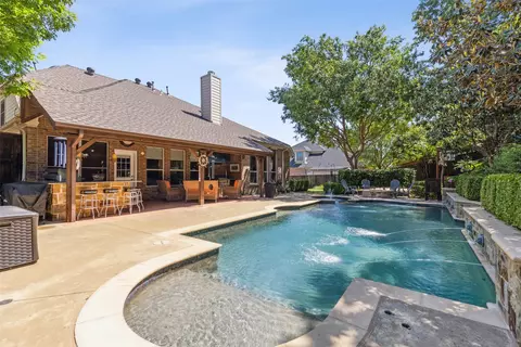 5200 Winterberry Ct, Fort Worth, TX 76244
