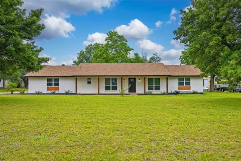 1800 Cartwright Dr, Sachse, TX 75048