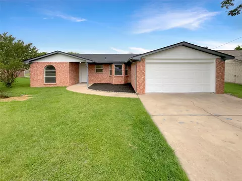 3105 Shady Ln, Granbury, TX 76049