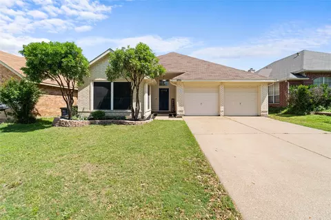 2816 Salado Trl, Fort Worth, TX 76118
