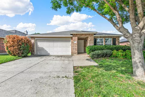 16328 Cowboy Trl, Justin, TX 76247