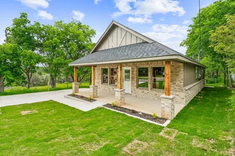 832 Tepee Trl, Granbury, TX 76048