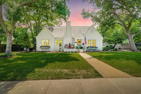 605 W Josephine St, Weatherford, TX 76086