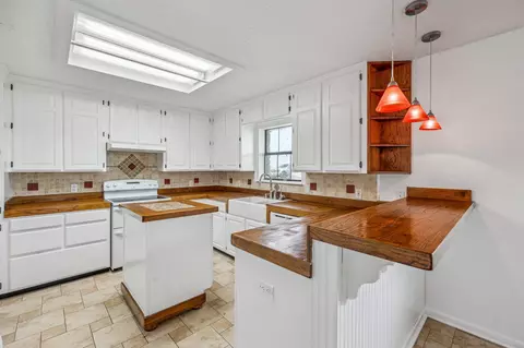 754 County Road 2376, Walnut Springs, TX 76690 photo 4