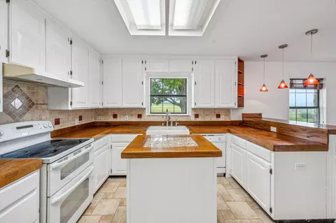 754 County Road 2376, Walnut Springs, TX 76690 photo 6
