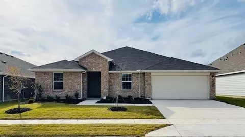 1621 Central Park Dr, Alvarado, TX 76009