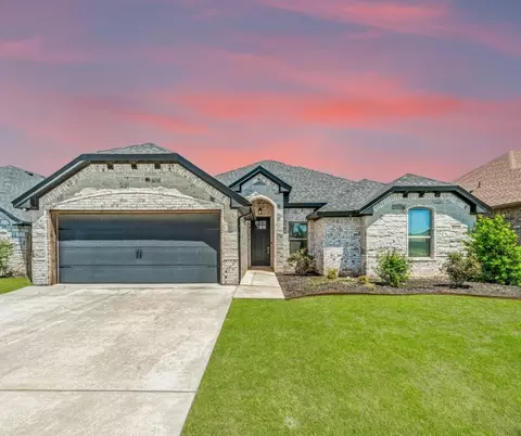 3213 White Horse Dr, Granbury, TX 76049
