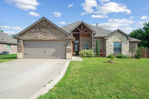 930 Elk Ridge Dr, Stephenville, TX 76401
