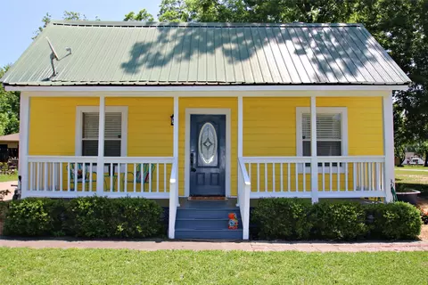 516 N Texas St, Emory, TX 75440