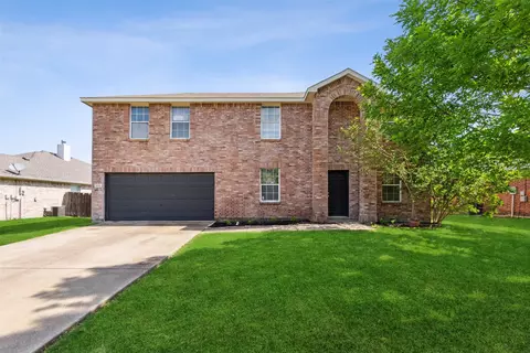 206 Long Prairie Dr, Forney, TX 75126