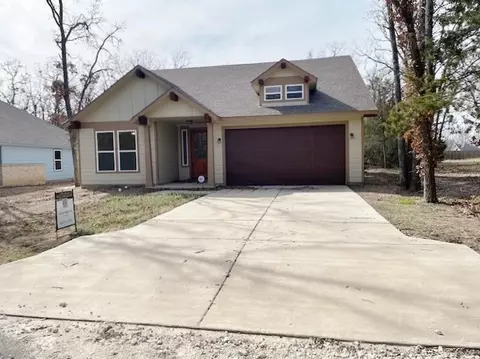 909 Hillburn Dr, West Tawakoni, TX 75474