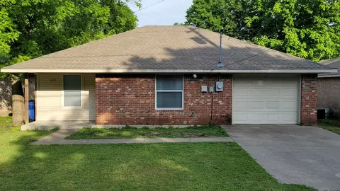 618 N Jackson St, Waxahachie, TX 75165