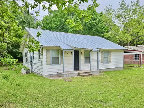 229 Johnson St, Nash, TX 75569