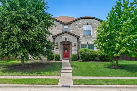 1307 Falcon Trl, Cedar Hill, TX 75104