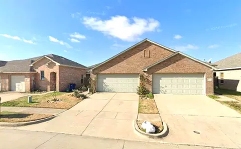 901 Walnut St, Burleson, TX 76028