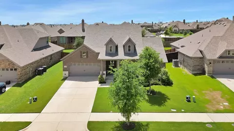 346 Country Meadows Blvd, Waxahachie, TX 75165