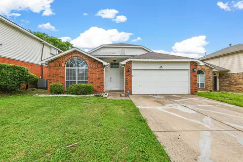 2947 Chanute Dr, Grand Prairie, TX 75052