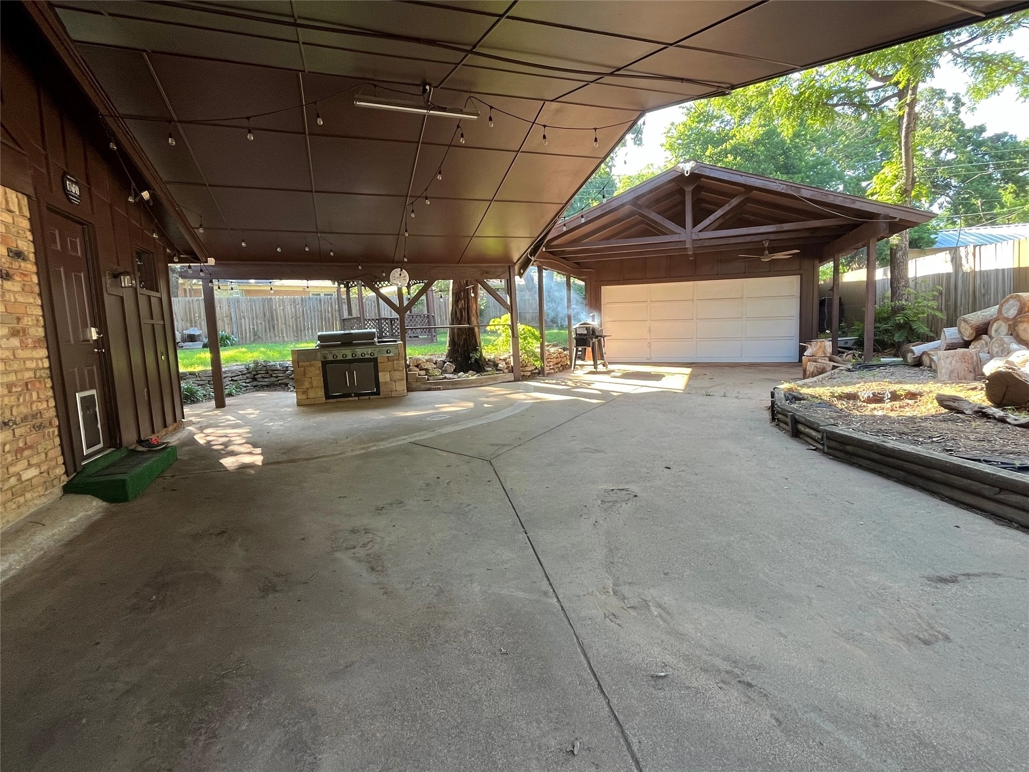 1904 McCleskey Ct  