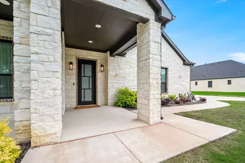315 Lovers Ln, Terrell, TX 75160 photo 1