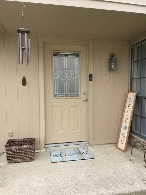 6013 Dooley Dr, The Colony, TX 75056