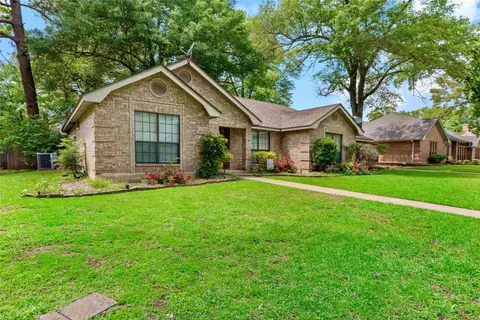 349 Spruce Dr, Reno, TX 75462
