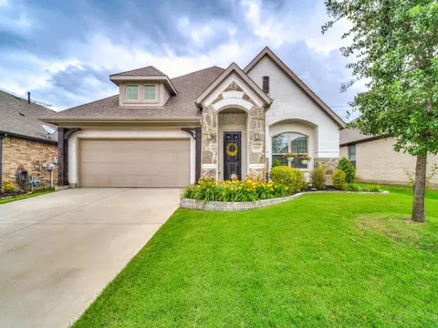 15408 Pioneer Bluff Trl, Roanoke, TX 76262