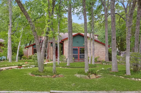 2329 Bluebird Ct, Grapevine, TX 76051