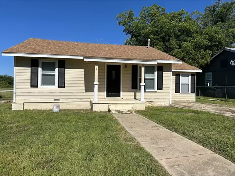 205 10th St, Comanche, TX 76442 photo 3