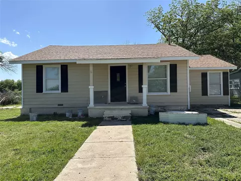 205 10th St, Comanche, TX 76442 photo 2