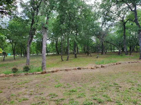 101 Pheasant Run Ct, Sunset, TX 76270 photo 13