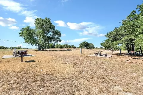 101 Pheasant Run Ct, Sunset, TX 76270 photo 36