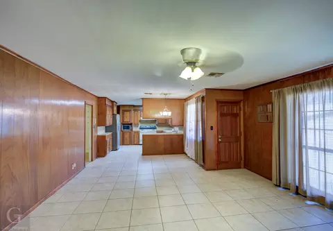 Living - 3013 Highway 155, Coushatta, LA 71019 photo 2 of 4