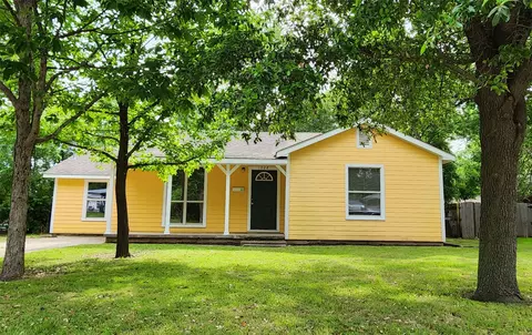 1028 Coit St, Denton, TX 76201