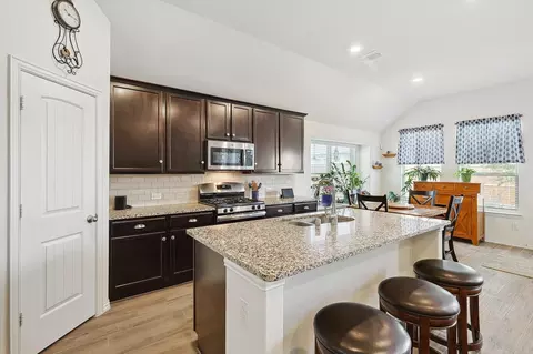 9121 Silver Dollar Dr, Fort Worth, TX 76131