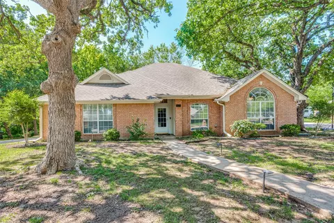 1922 Country Brook Dr, Weatherford, TX 76087