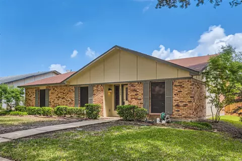 6306 Alta Oaks Dr, Garland, TX 75043