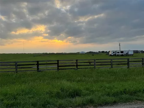 7830 Crews Rd, Whitewright, TX 75491
