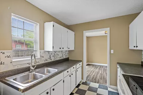 Kitchen - 558 Elm St, Canton, TX 75103 photo 3 of 3
