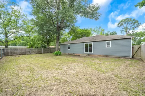 Exterior - 558 Elm St, Canton, TX 75103 photo 6 of 7